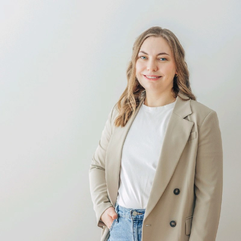 Elina Knaapi, kouluttaja